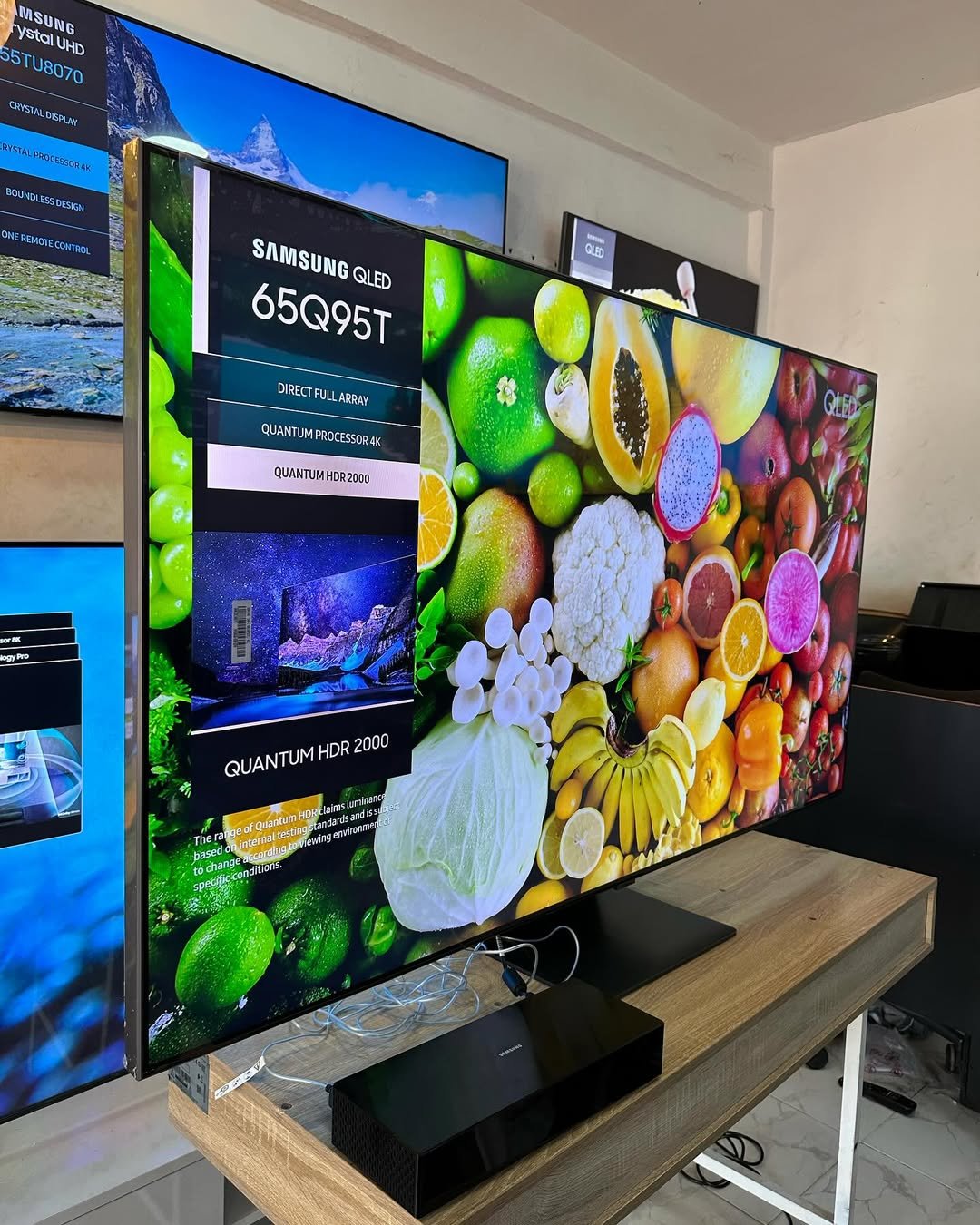 de_ofmark-20260212-0033 Samsung 65” QLED Series 9.5 — Quantum Display (Full Option) - Image 1